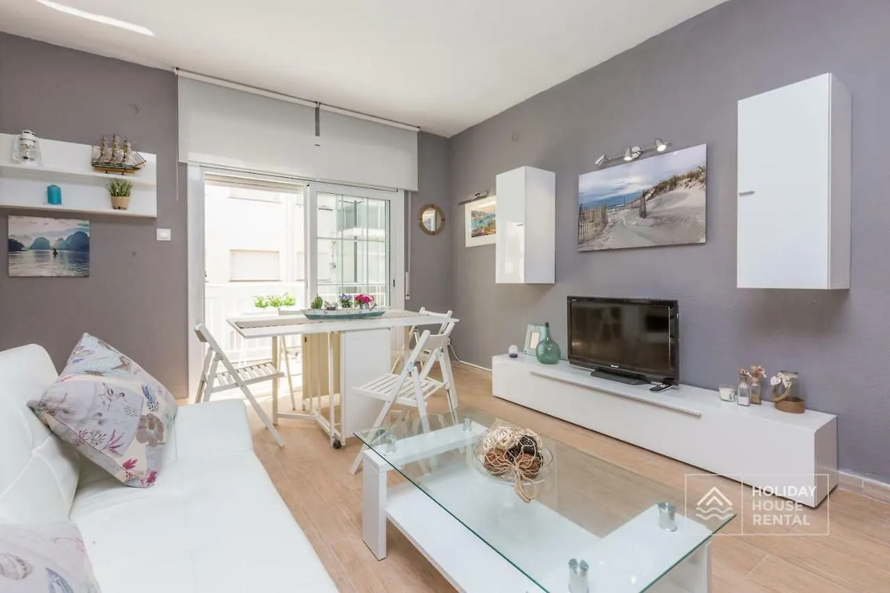 S12 - Beach Front Apartment --Free Wifi- Salou 0*,  Španělsko